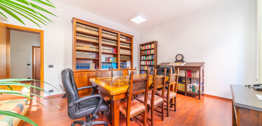 Palazzo Direzionale Zona Tribunale