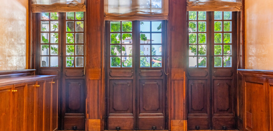 Palazzo Storico Direzionale E Abitazione