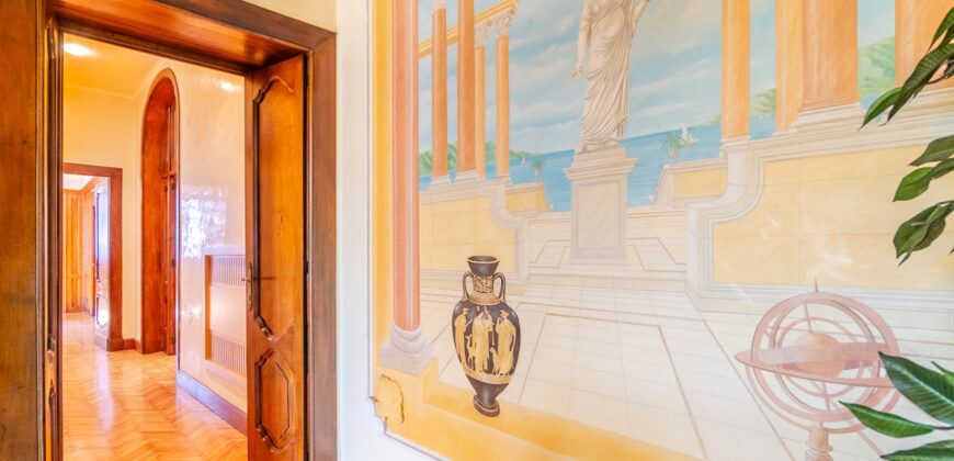 Palazzo Storico Direzionale E Abitazione