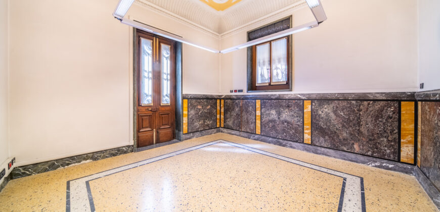 Palazzo Storico Direzionale E Abitazione