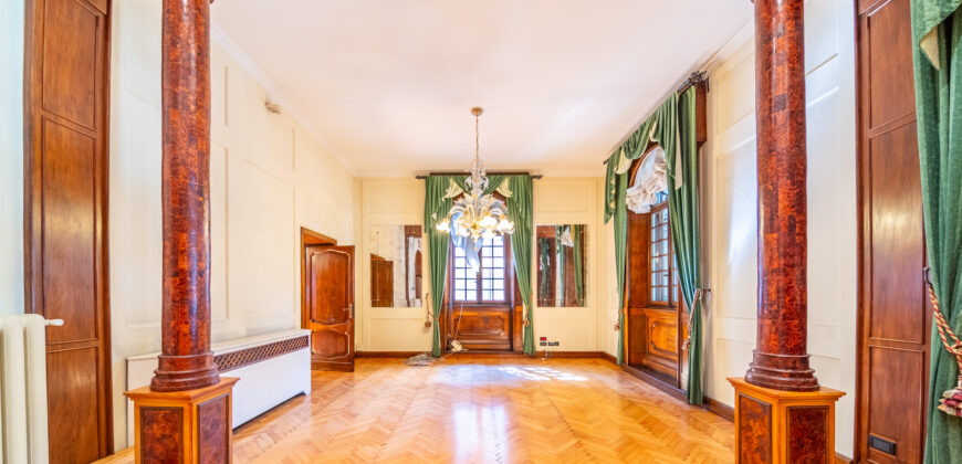Palazzo Storico Direzionale E Abitazione
