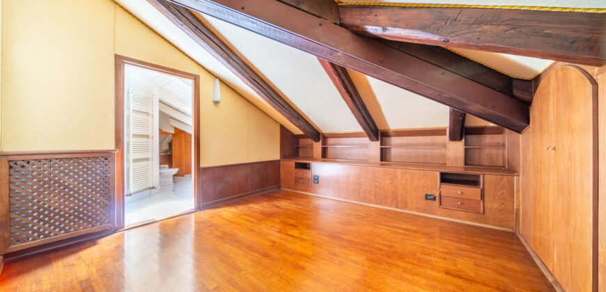 Palazzo Storico Direzionale E Abitazione