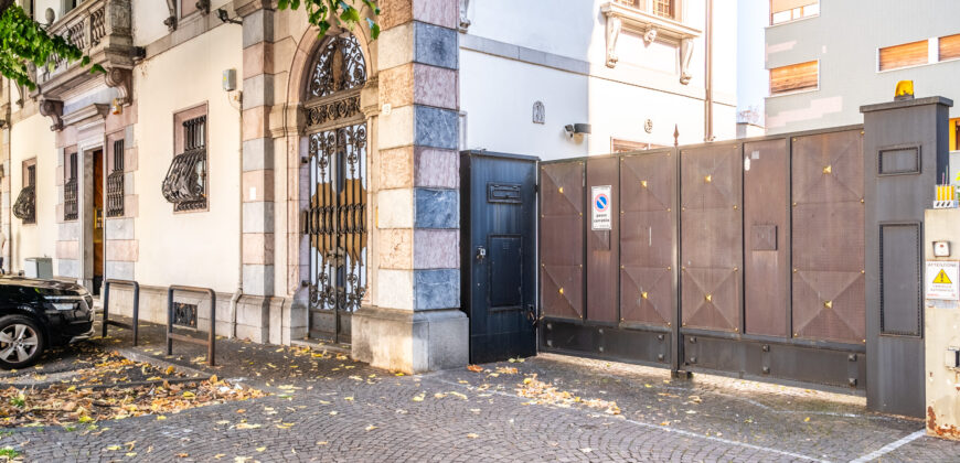 Palazzo Storico Direzionale E Abitazione