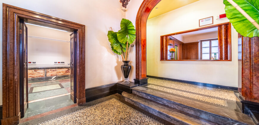 Palazzo Storico Direzionale E Abitazione