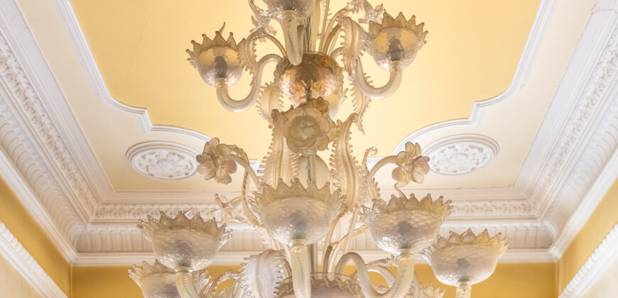 Palazzo Storico Direzionale E Abitazione