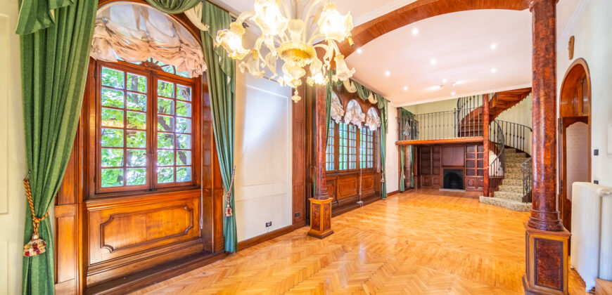 Palazzo Storico Direzionale E Abitazione